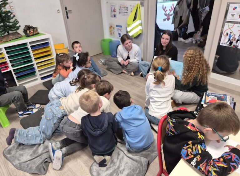 Rencontre entre le lycée et l’école de Retiers : un après-midi de Noël placé sous le signe du partage
